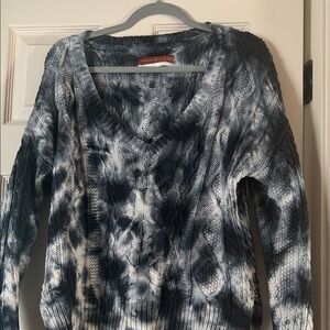 Pilcro Blue and Gray Tie-Dye Cable Knit V-Neck Cotton Sweater